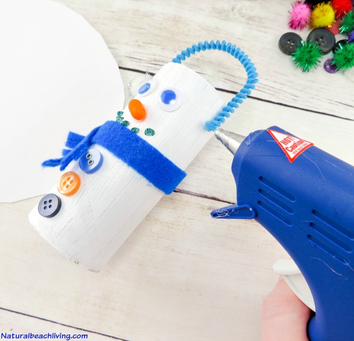 This is the cutest Snowman Family, DIY Toilet Paper Roll Snowman Crafts for Kids that are perfect for Winter, Christmas Craft, Snowman theme, Absolutely Adorable