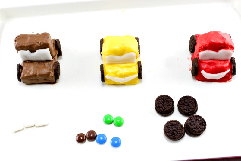 How to Make Disney Cars Rice Krispie Treats Everyone Will Love,Cars 3 Birthday Party ideas, Recipe for Lightning McQueen Rice Krispies Treats, Yum and Fun! 