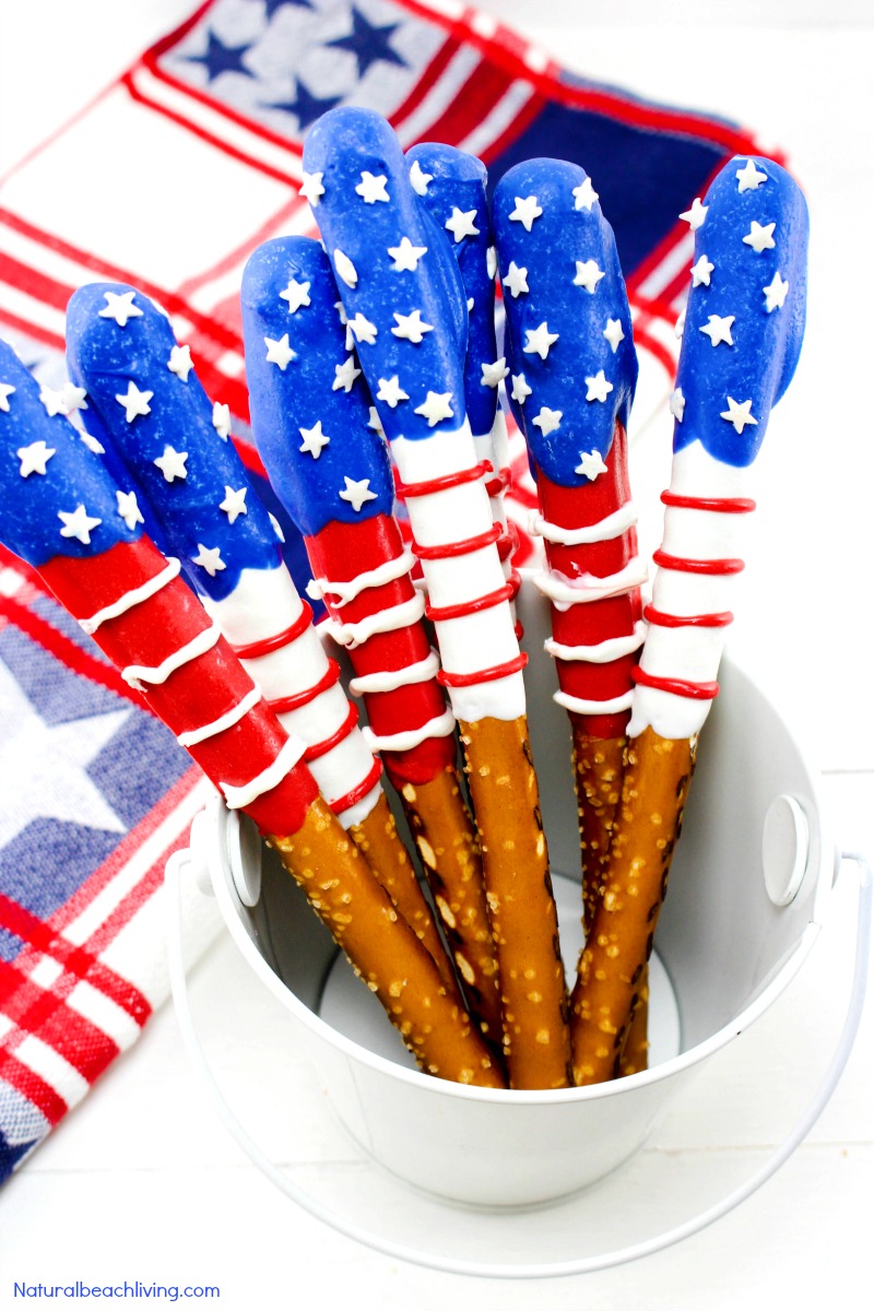 How to Make Chocolate Covered Pretzels Patriotic, Perfect for Memorial Day, 4th of July, Summer treat or Party food, these Chocolate Pretzels are delicious