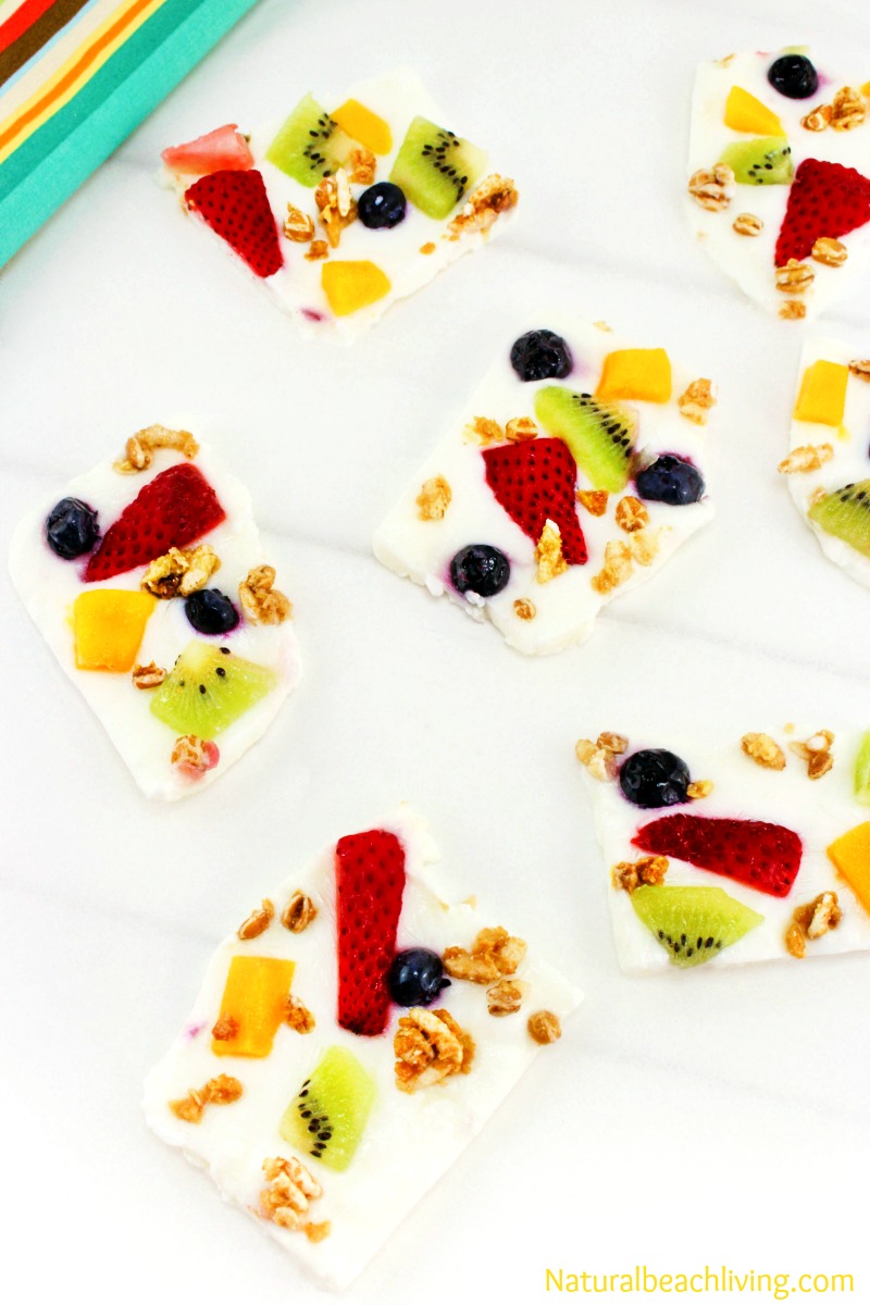 The Most Amazing Frozen Yogurt Bark Recipe, Frozen Yogurt Fruit Bark with Granola, Perfect Breakfast recipe, Healthy recipe, Delicious Food for Kids
