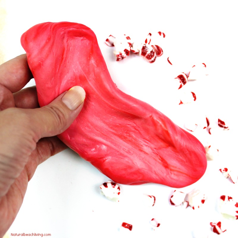How to Make Peppermint Putty, How to Make Putty, peppermint is in season and what better way to enjoy it than with a homemade peppermint putty recipe! It's easy, fun and only requires a few simple ingredients! Stress Putty, Christmas Sensory Play