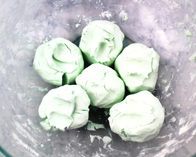 How to Make The Best Shaving Cream Play dough Recipe - Easy Foam Dough, Shaving Cream Playdough Recipe, Homemade Playdough Recipe, Foam Dough Recipe, Rainbow Foam Dough, No Cook Playdough recipe, Soft Silky Playdough Sensory Play that feels amazing! Spring activities for kids, Rainbow Theme, Easy Playdough Recipe, #playdough #sensoryplay #playdoughrecipe 