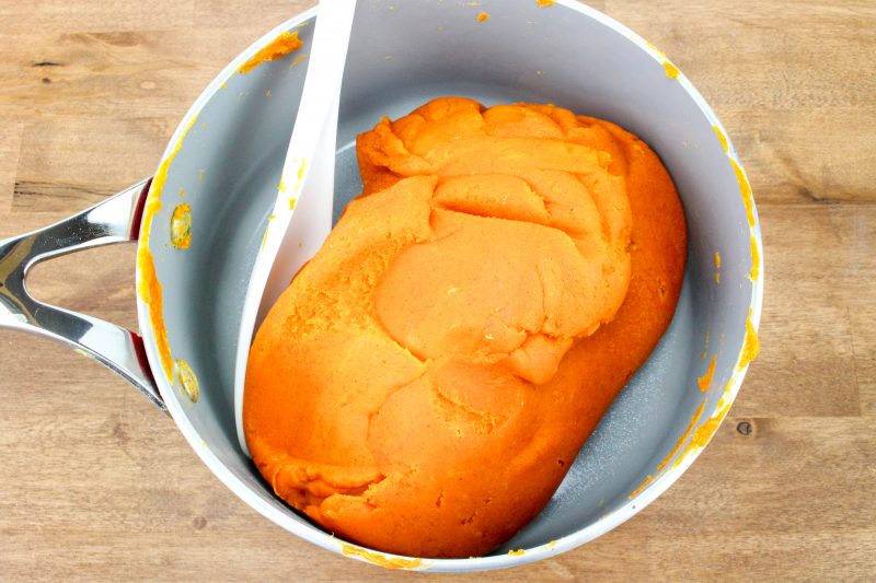 How to Make Pumpkin Playdough Recipe, Add this to your pumpkin activities and preschool pumpkin theme for the best Pumpkin Pie Playdough Recipe Ever. This is the best Homemade Playdough Recipe for Fall. Find The Best Scented Sensory Play Ideas Here