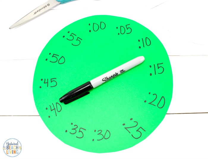 How to Teach Telling Time DIY Paper Clock Activity, Use this learning clock to help teach your kids to tell time. It perfect for easy hands on Teaching Time Activities, Telling Time Activities and Fun Ways to Teach Time 