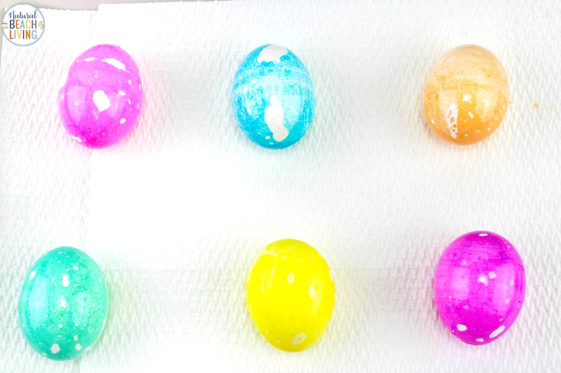 Easy to make Marbled Easter Eggs with only three ingredients found in every kitchen. These unique speckled Easter eggs make fun egg activities for preschoolers, If you are looking for Easy Easter Eggs for Toddlers and preschoolers this is it! Marbled Easter Eggs with Oil and Water to Dye Easter Eggs 