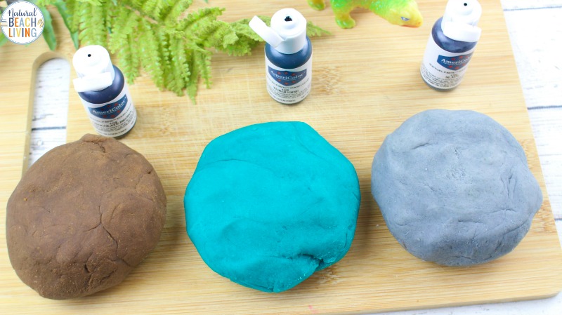 Dinosaur Play dough, Dinosaur Activities for Preschoolers and Toddlers, This Dinosaur Playdough is an easy homemade playdough recipe perfect for sensory activities and imaginary play for preschoolers. Add hands on activities to your Preschool Dinosaur Theme
