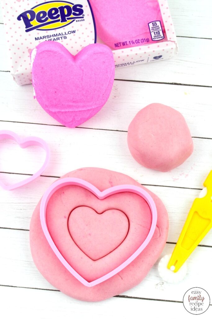 100+ Valentine's Day Ideas and Activities for Kids, super cool and super simple Valentines preschool activities. There are so many great hands-on Valentines Day activities for preschoolers and older children. So if you are looking for Valentine's Day activities for kids, from math to literacy to science, sensory, printable cards, and more, these red and pink activities are The Best