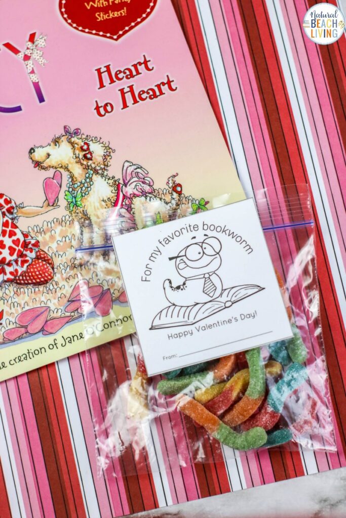 Kids love these Preschool Valentine Cards for Bookworms! It's such a fun free Valentine's day cards printable that are certain to be a huge hit! Promote Reading with Kindergarten Valentine Cards, Find 20+ children's Valentine cards printable and Valentines day cards for kids here